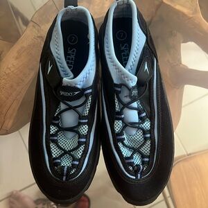 Speedo water shoes unisex